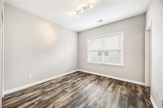 Building Photo - 4381 Challedon Dr