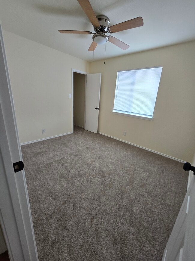 Building Photo - 8926 Trumpet Cir