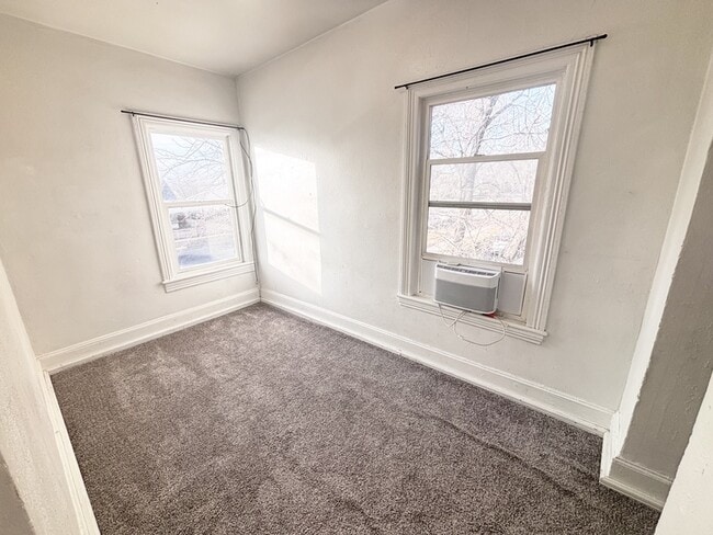 Building Photo - 343 S 100 E