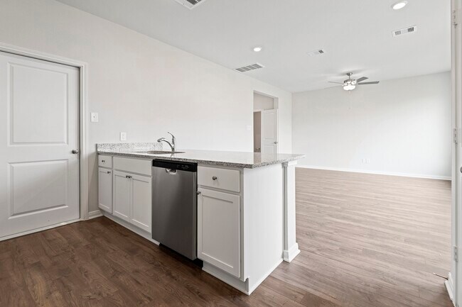 Building Photo - 5906 Peony Pl