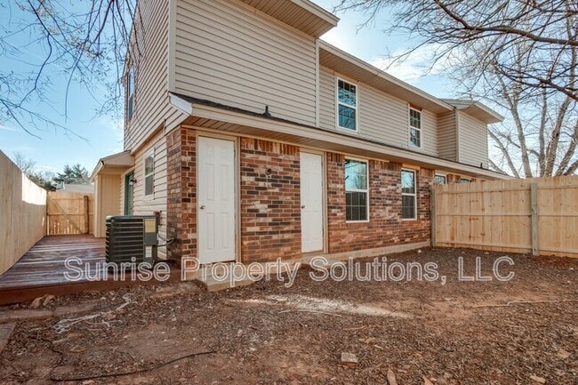 Building Photo - 4713 Love Dr