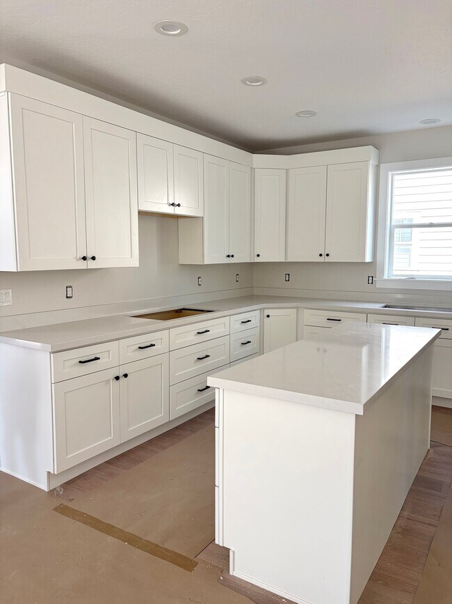 Building Photo - 4404 Mille Lacs Dr