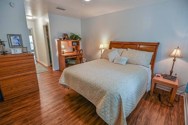 Building Photo - 809 California St