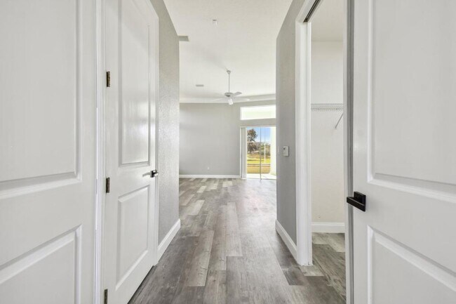 Building Photo - 6644 Country Club Rd