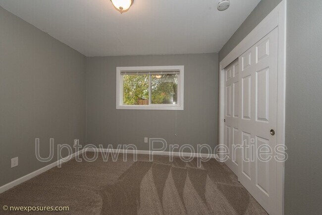 Building Photo - 8150 SW Thorn St