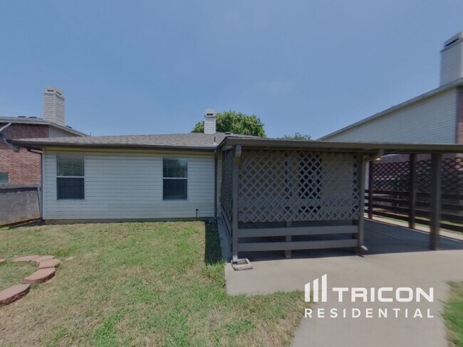 Building Photo - 537 Linacre Dr