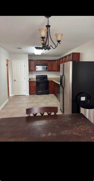 Building Photo - 2891 Hickorybrook Dr