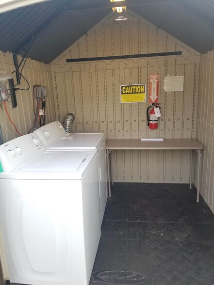 Building Photo - 2208 Irene St