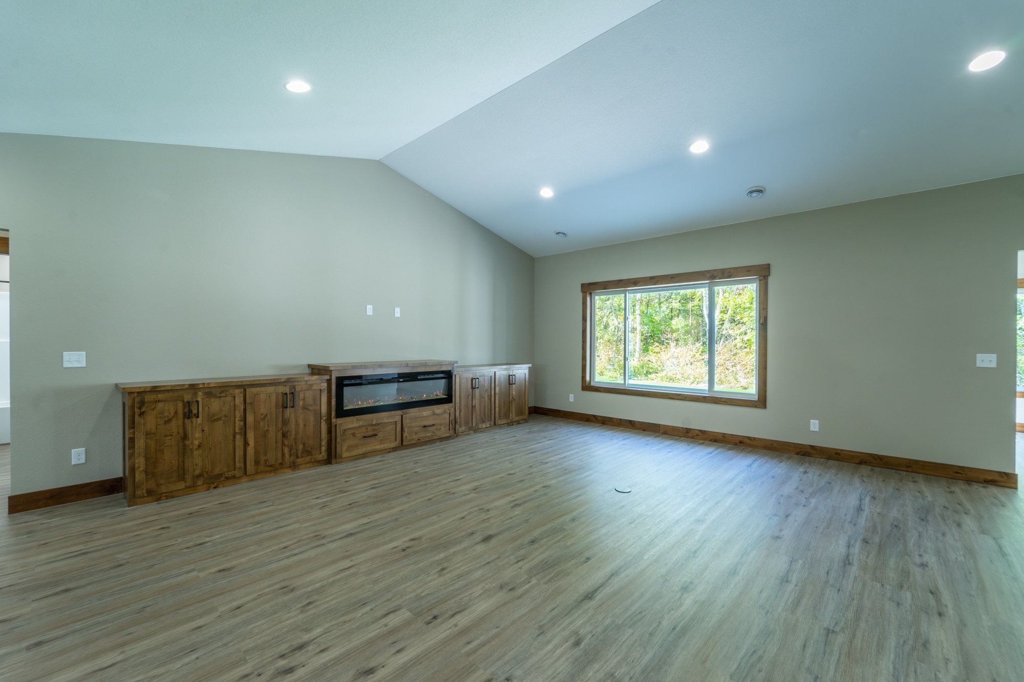 Building Photo - 11587 Forestview Dr