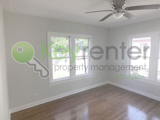 Building Photo - 2Bed/1Bath w/office in Central Mcallen ( Laurel and 10th )