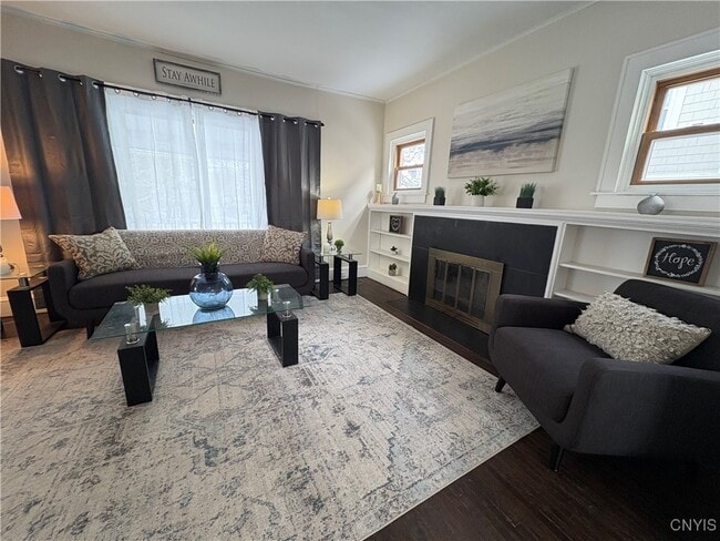 Building Photo - 124 Curtis Pl