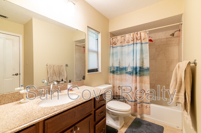 Building Photo - 915 Woodleaf Way