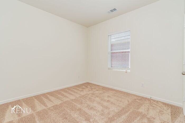 Building Photo - 503 London Dr