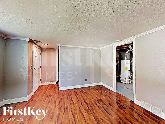 Building Photo - 5548 NE 58th St