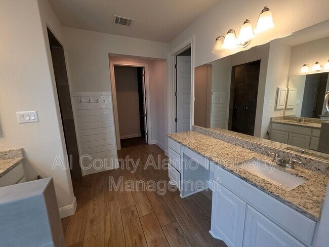 Building Photo - 216 Wexford