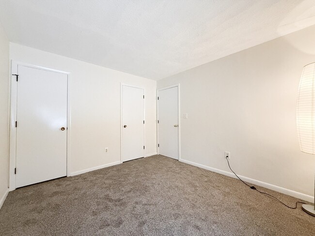 Building Photo - 80 Walnut St