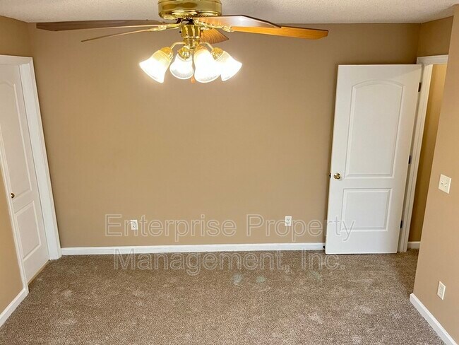 Building Photo - 9221 Lazzini Cove