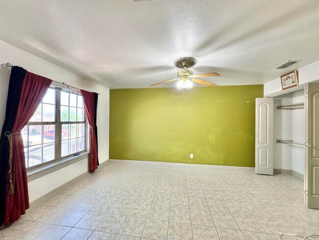 Building Photo - 210 Leon Ave