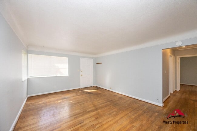 Building Photo - 1811 SE Salmon St