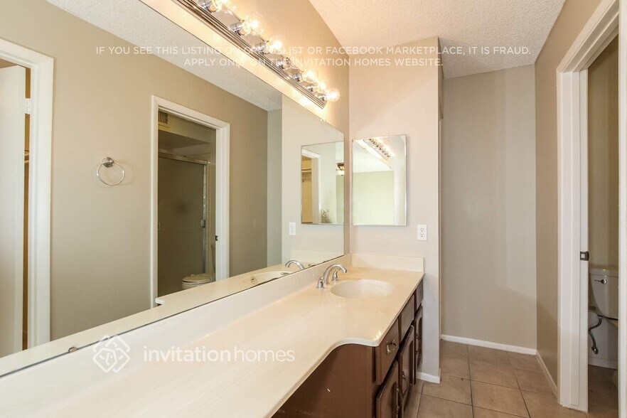 Building Photo - 13802 N 45th Ave