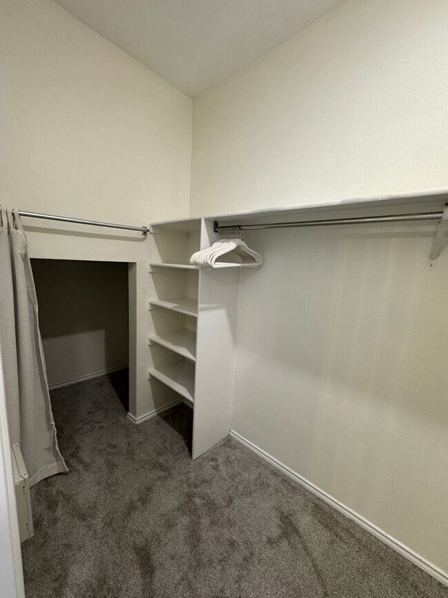 Building Photo - GATED COMMUNITY  |  STONE OAK  |  4 BEDROOMS + HUGE LOFT  |  SMALL LOFT/NURSERY/OFFICE/  |  EXCEL...