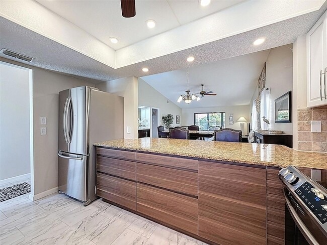 Building Photo - 9981 Eagles Point Cir