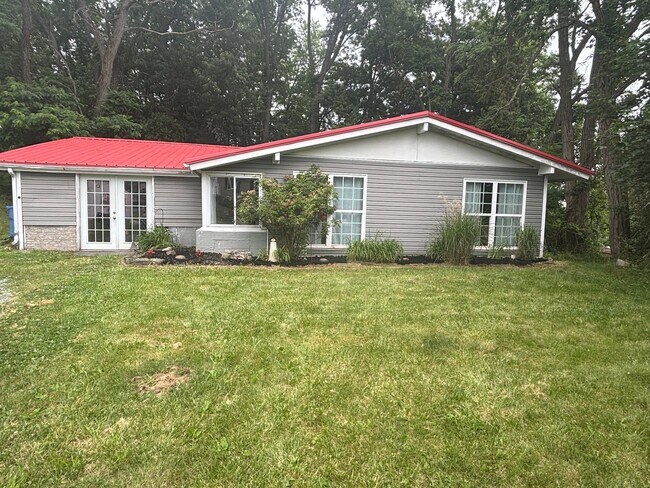 Building Photo - 584 Cedardale Dr
