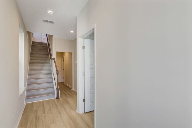 Building Photo - 408 S 8th St