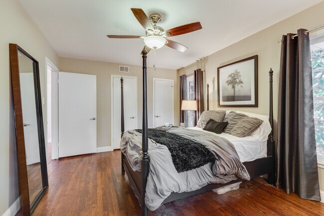 Bedroom 1 - 2515 Sherwood St