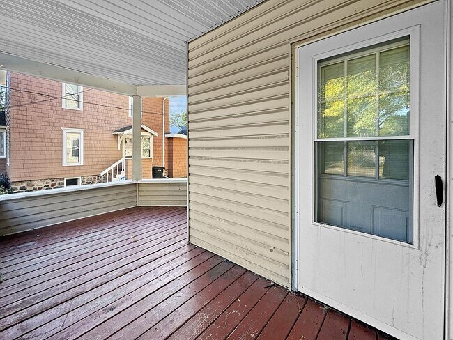 Building Photo - 368 Garfield Ave