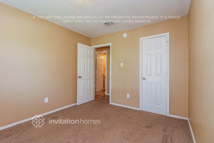 Building Photo - 6473 Green Ridge Dr