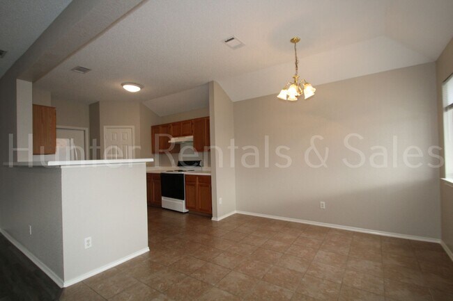 Building Photo - Close to Schools off of Chantz Drive!