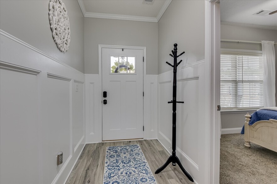 Front Entryway - 711 Argo Pass