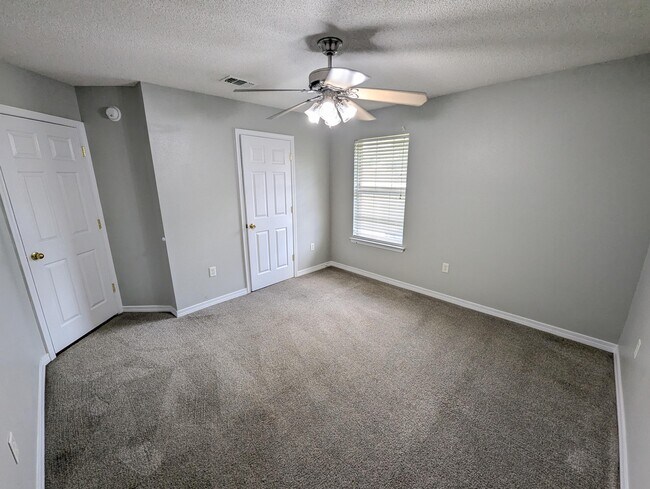 Building Photo - 9939 Parker Lake Cir