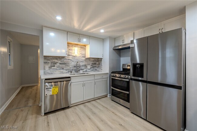 Building Photo - 34690 Beachpark Dr