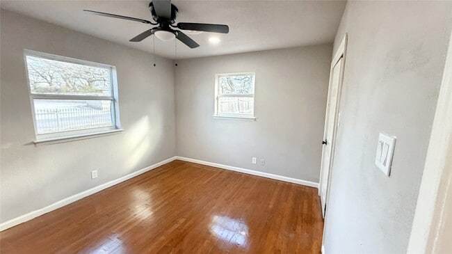 Building Photo - 4200 Kenwood Ct