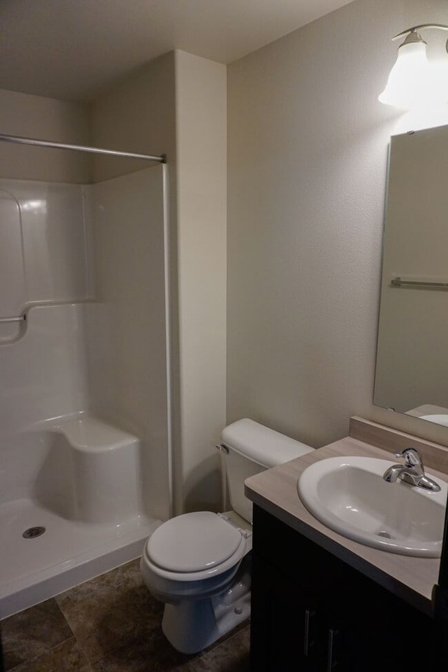 Building Photo - 3 Bed 3 Bath Twin Home