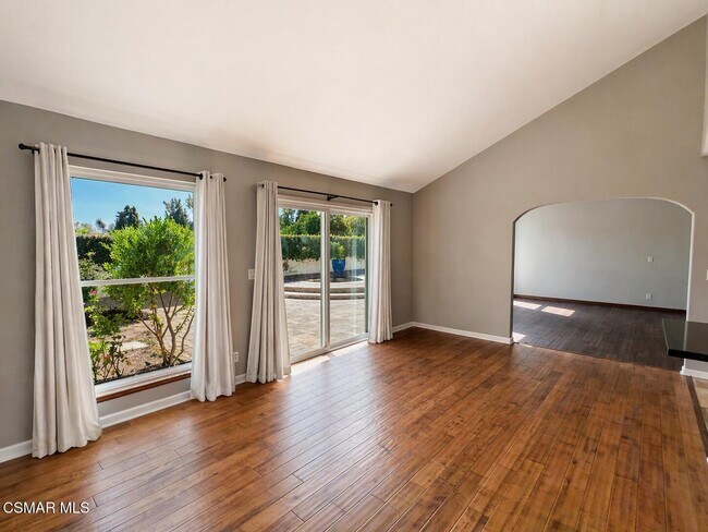 Building Photo - 3271 Rosehill Cir