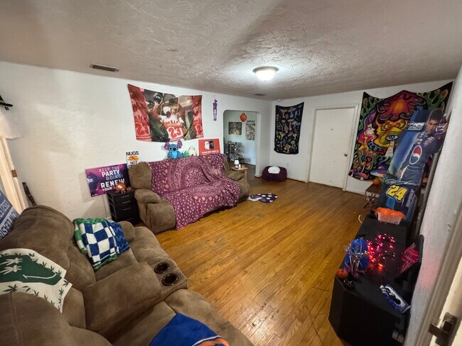 Living room - 1536 NW 7th Ave