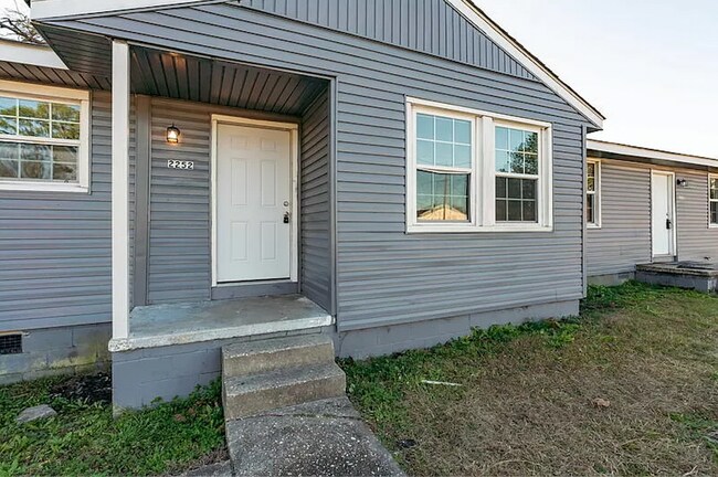 Building Photo - 2250-2252 Onslow Drive