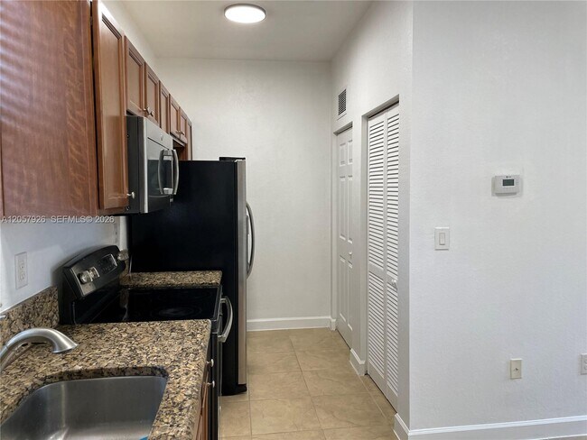 Building Photo - 9341 SW 170th Passage