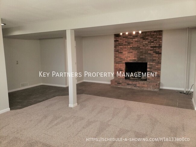 Building Photo - 6804 N Flora-