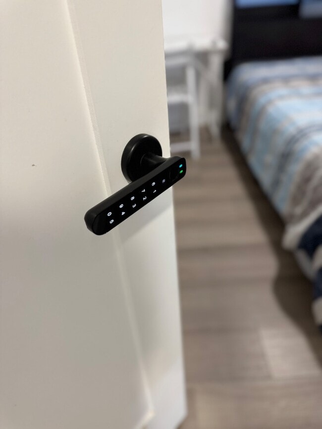 Building Photo - 1845 E Monroe St