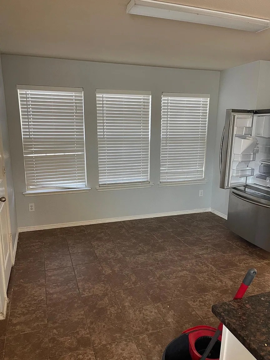 Building Photo - Room in House on Overlook Dr