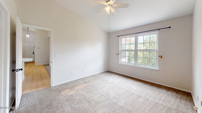 Building Photo - 13810 Sutton Park Dr N