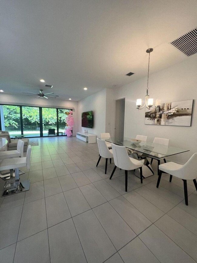 Building Photo - 17534 Rainstream Rd