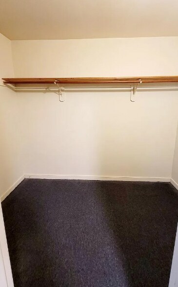 Building Photo - 6400 S Beulah Rd