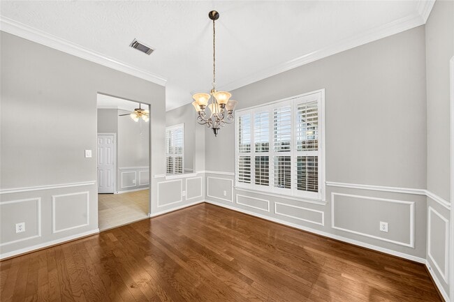 Building Photo - 1470 Sherwood Park Cir