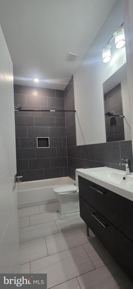 Building Photo - 2208 N 7th St