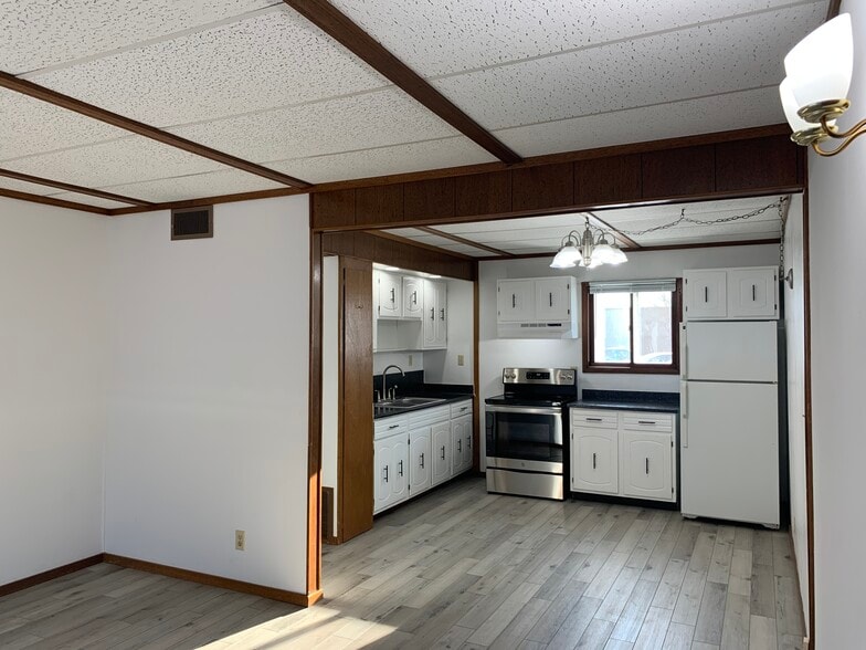 Building Photo - 1420 Maricopa Dr